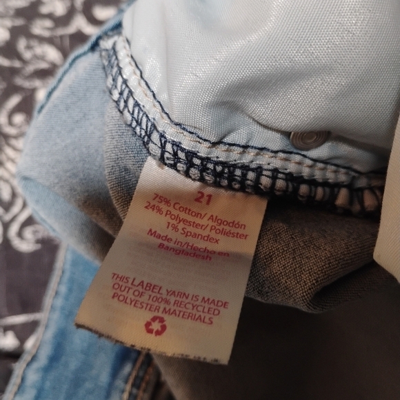 No Boundaries Classic Blue Denim Shorts - Picture 5 of 9